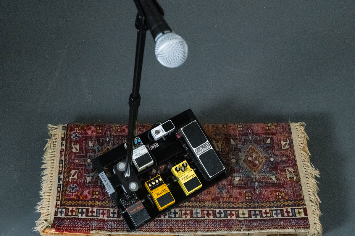 mic stand pedalboard